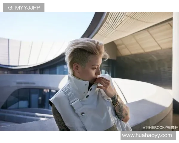 荷兰街头花式足球明星展现独特技艺引领潮流风尚